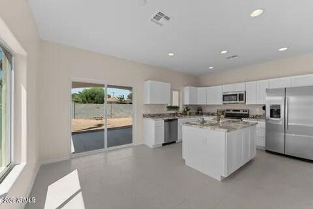 Image 8 of property listing at 414 E Eason Avenue, Buckeye, AZ 85326