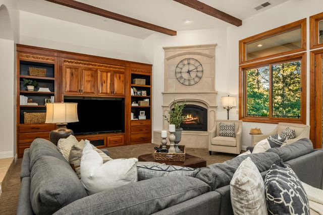 1306 Shady Tree Ln, Meadow Vista, CA 95722