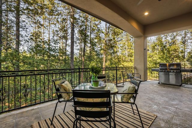 1306 Shady Tree Ln, Meadow Vista, CA 95722