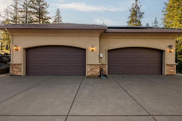 1306 Shady Tree Ln, Meadow Vista, CA 95722