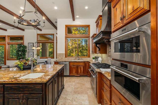 1306 Shady Tree Ln, Meadow Vista, CA 95722