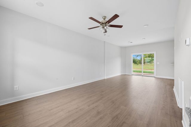 520 Ayden Ln, Clarksville, TN 37042