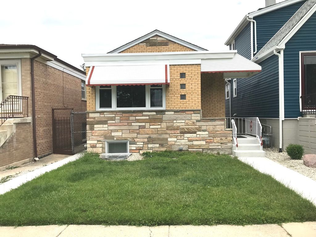 7646 W 63rd Place, Summit, IL 60501