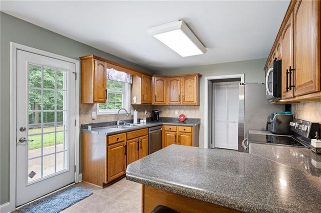 419 Shoals Trail, Dallas, GA 30132