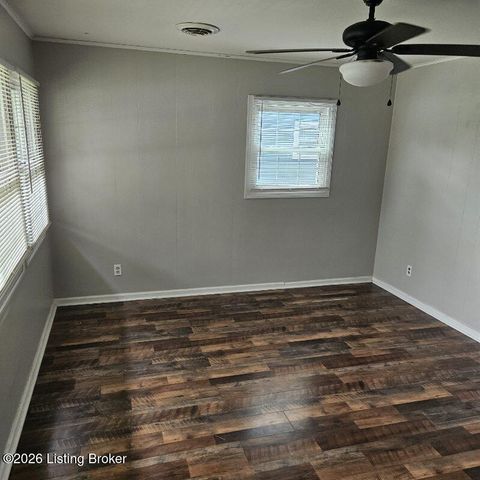 3649 Stanton Blvd, Louisville, KY 40220