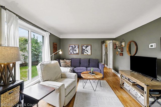 207 Labian Drive, Flushing, MI 48433