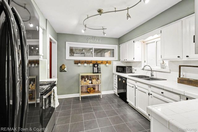 207 Labian Drive, Flushing, MI 48433