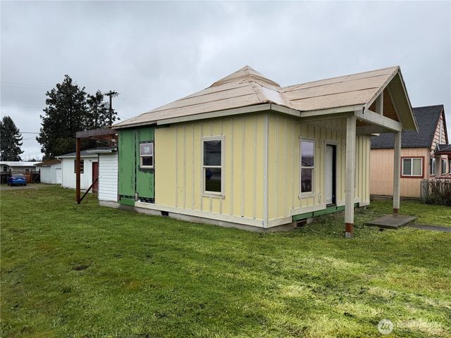 490 W Spruce Street, Sequim, WA 98382