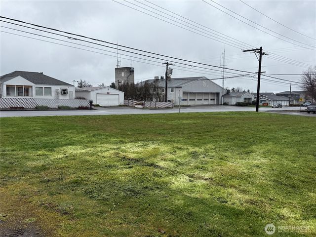 490 W Spruce Street, Sequim, WA 98382