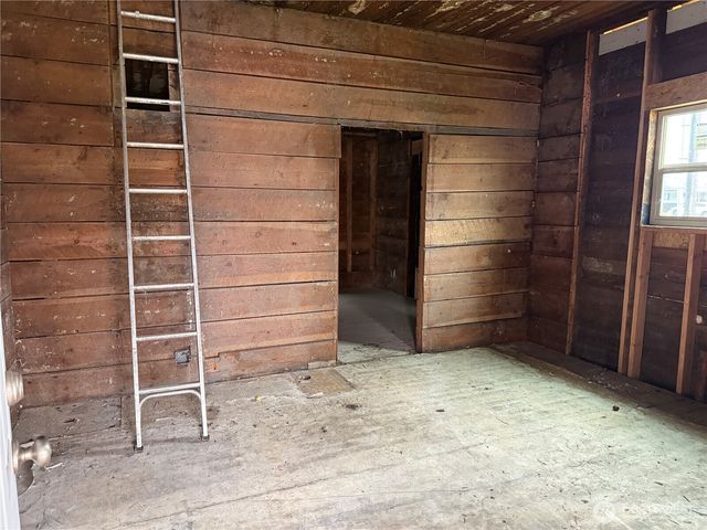 490 W Spruce Street, Sequim, WA 98382