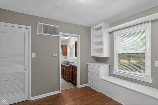 933 N Routiers Avenue, Indianapolis, IN 46219