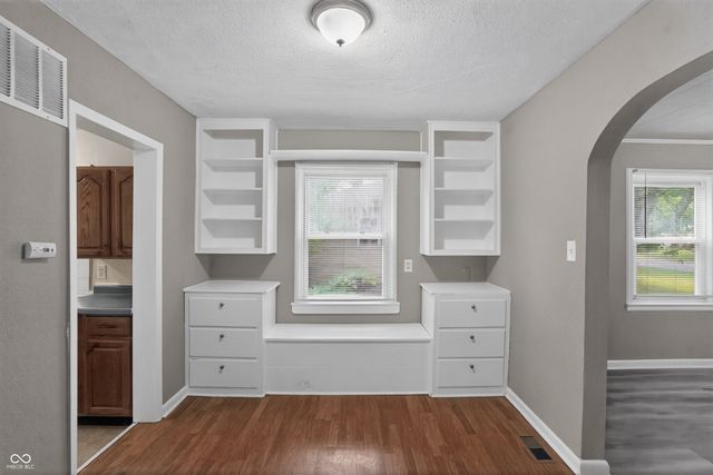 933 N Routiers Avenue, Indianapolis, IN 46219