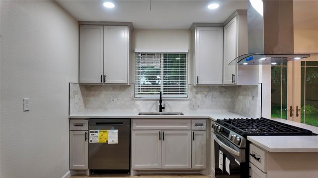 11343 Lippitt Avenue, Dallas, TX 75218