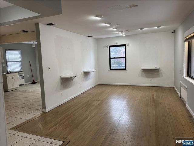 327 Bridge Plaza, Fort Lee, NJ 07024