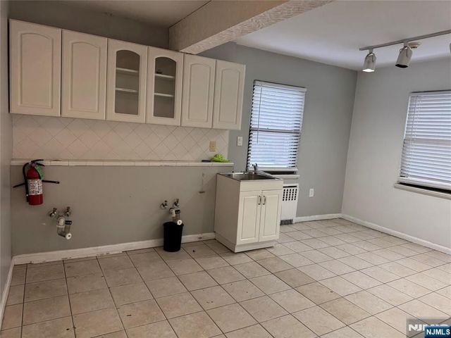 327 Bridge Plaza, Fort Lee, NJ 07024