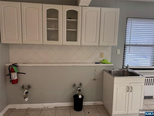 327 Bridge Plaza, Fort Lee, NJ 07024