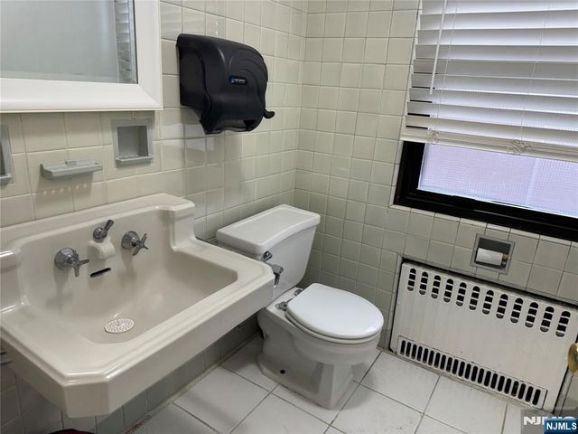 327 Bridge Plaza, Fort Lee, NJ 07024