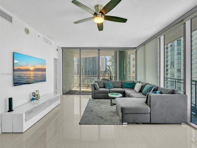 90 SW 3rd St 2013, Miami, FL 33130