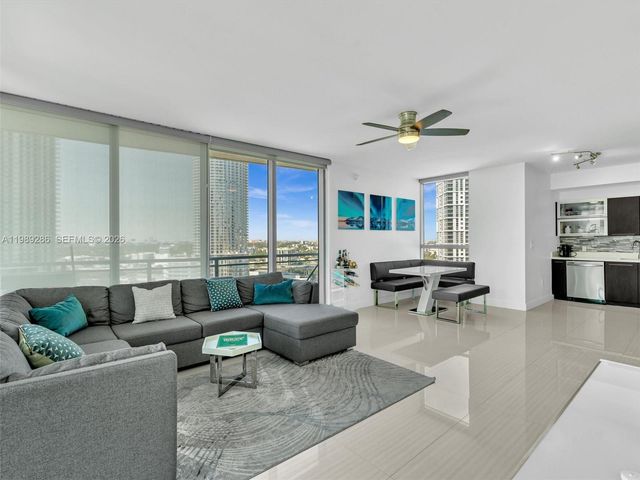 90 SW 3rd St 2013, Miami, FL 33130