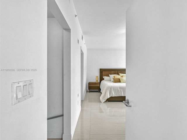 90 SW 3rd St 2013, Miami, FL 33130