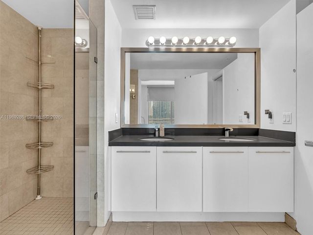 90 SW 3rd St 2013, Miami, FL 33130