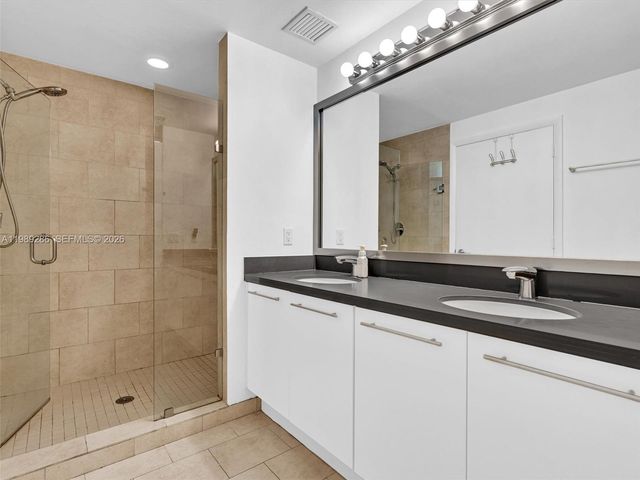 90 SW 3rd St 2013, Miami, FL 33130