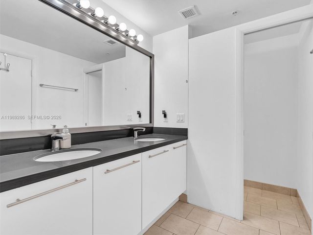 90 SW 3rd St 2013, Miami, FL 33130