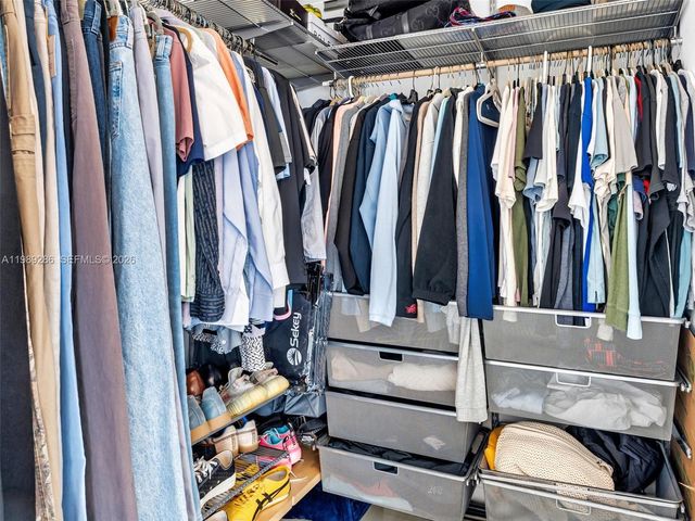 90 SW 3rd St 2013, Miami, FL 33130