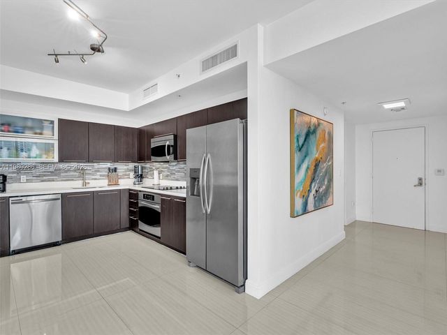 90 SW 3rd St 2013, Miami, FL 33130