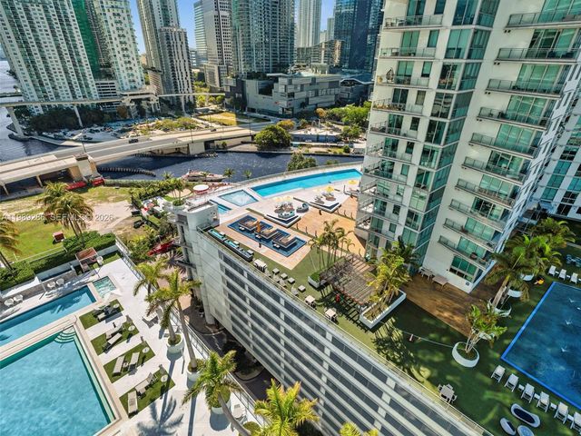 90 SW 3rd St 2013, Miami, FL 33130