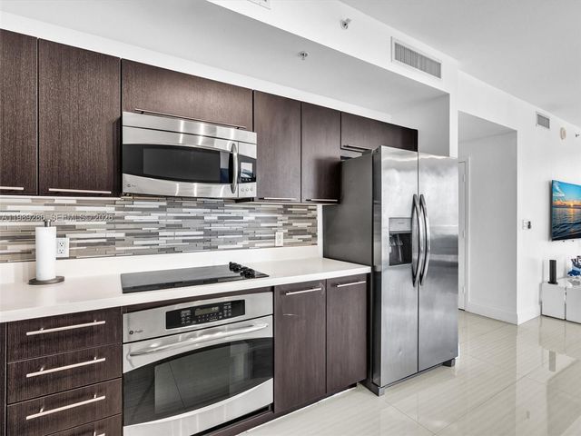 90 SW 3rd St 2013, Miami, FL 33130