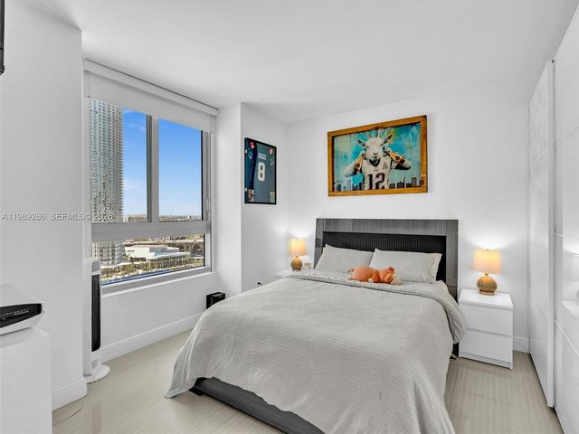 90 SW 3rd St 2013, Miami, FL 33130