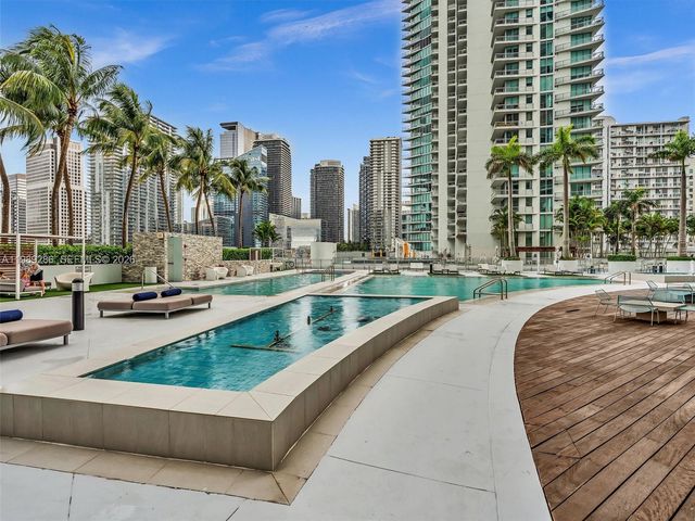 90 SW 3rd St 2013, Miami, FL 33130