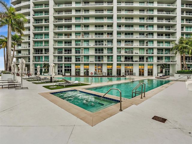 90 SW 3rd St 2013, Miami, FL 33130