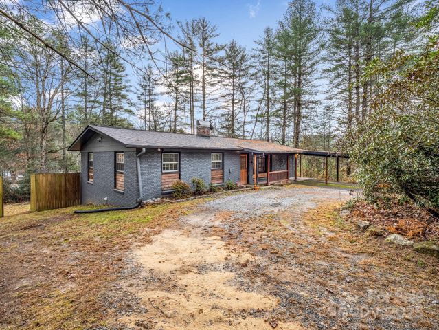 100 Sherwood Ridge Road, Brevard, NC 28712