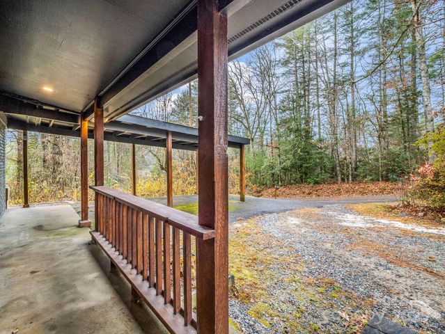 100 Sherwood Ridge Road, Brevard, NC 28712