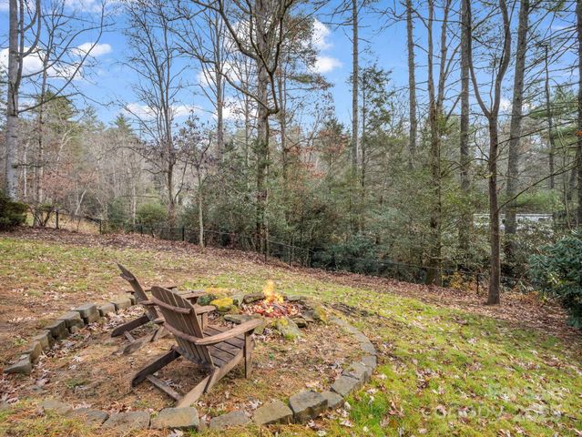100 Sherwood Ridge Road, Brevard, NC 28712