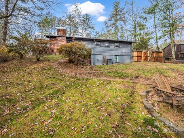 100 Sherwood Ridge Road, Brevard, NC 28712