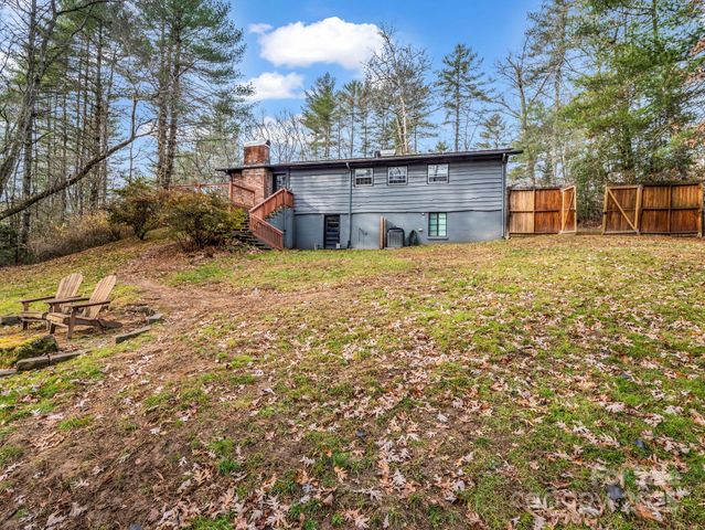 100 Sherwood Ridge Road, Brevard, NC 28712