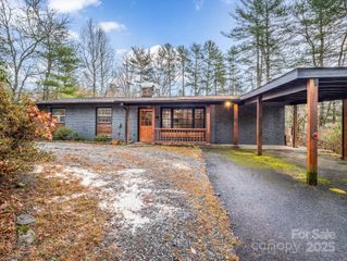 100 Sherwood Ridge Road, Brevard, NC 28712