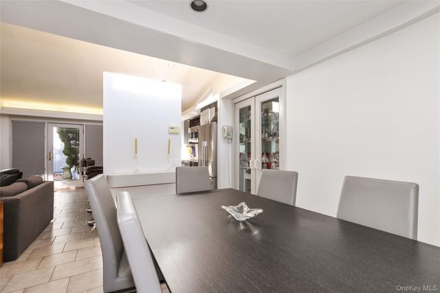 1 FRANKLIN Road, Great Neck, NY 11024