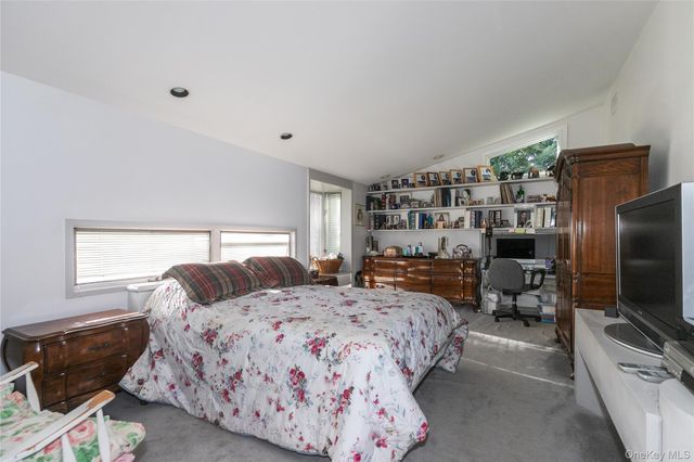 1 FRANKLIN Road, Great Neck, NY 11024