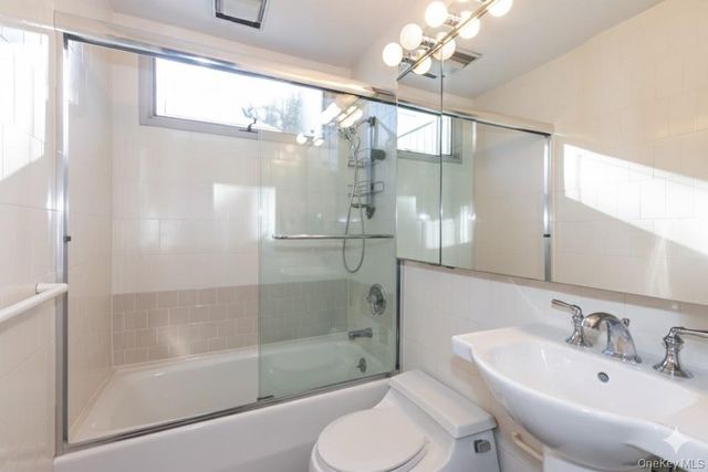 1 FRANKLIN Road, Great Neck, NY 11024