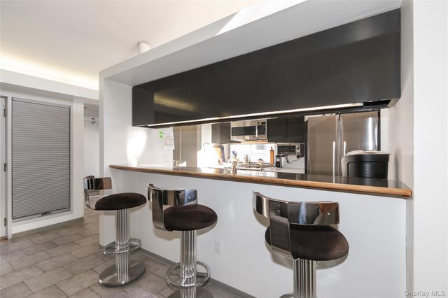 1 FRANKLIN Road, Great Neck, NY 11024