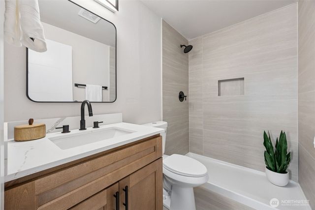 9041 S Sheridan Avenue, Tacoma, WA 98444