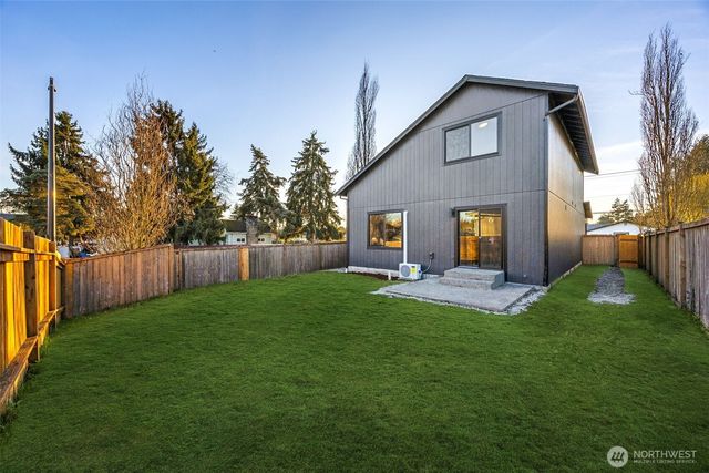 9041 S Sheridan Avenue, Tacoma, WA 98444