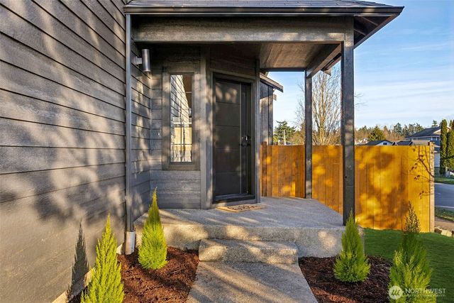 9041 S Sheridan Avenue, Tacoma, WA 98444