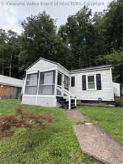 11 Lance Drive, Charleston, WV 25311