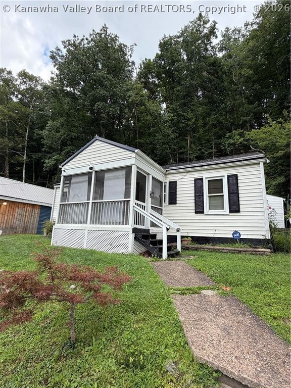 11 Lance Drive, Charleston, WV 25311
