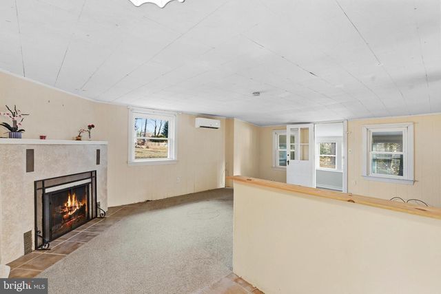 219 FOX RD, Media, PA 19063